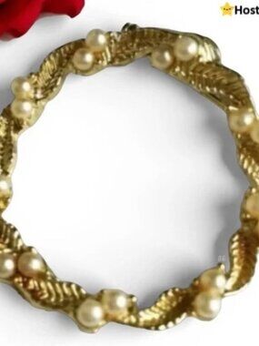 Vintage 1950s GERRY’S Signed Gold-Tone Faux Pearl Wreath Brooch